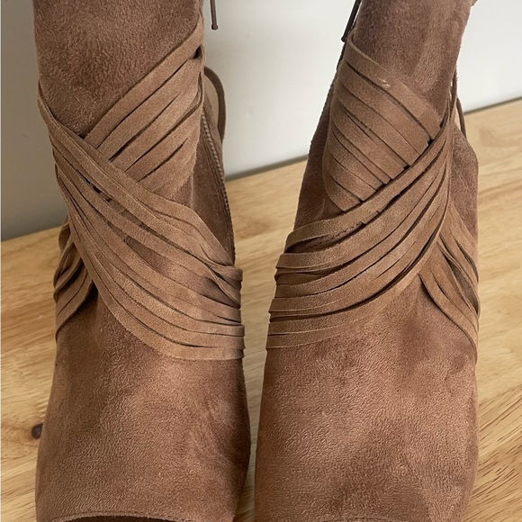 8.5 - Picture 3 of 5